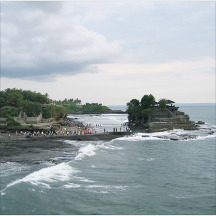인도네시아 따나롯 해상사원 관광지 이미지